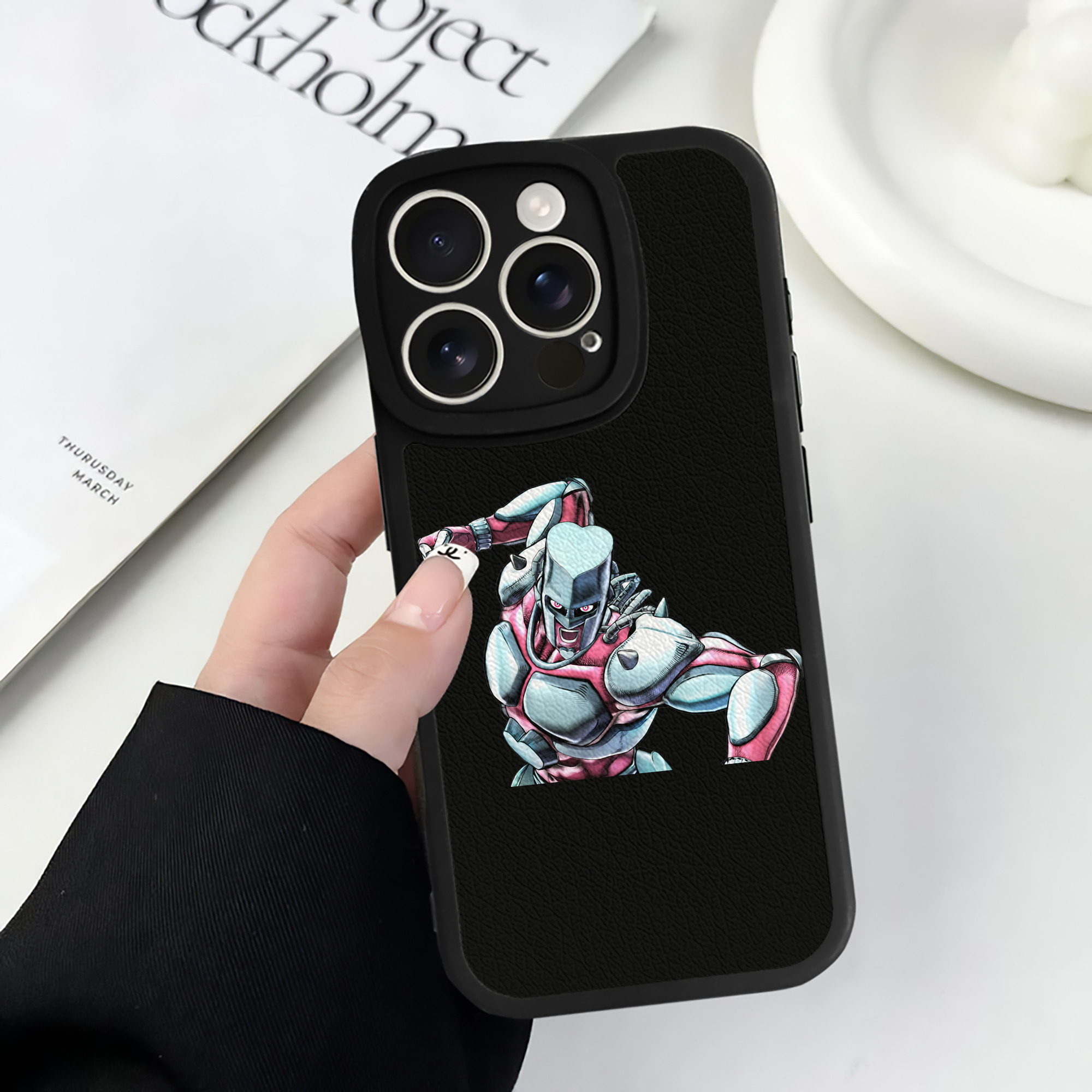 （画像用） ジョジョの奇妙な冒険 ひがしかた じょうすけ JoJo's Bizarre Adventure Higashikata Josuke 【iPhone 16シリーズ対応】シリコンスマホケース（レザー調） 材質：シリコン